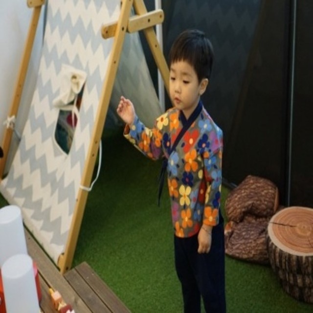 꽃길한복 이미지
