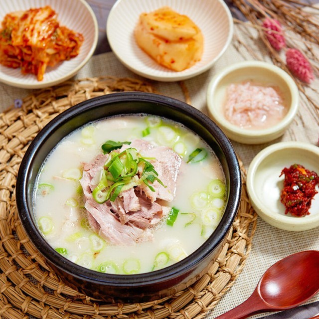 덕이네돼지국밥 이미지