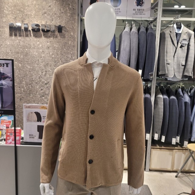 엠아이수트 이미지
