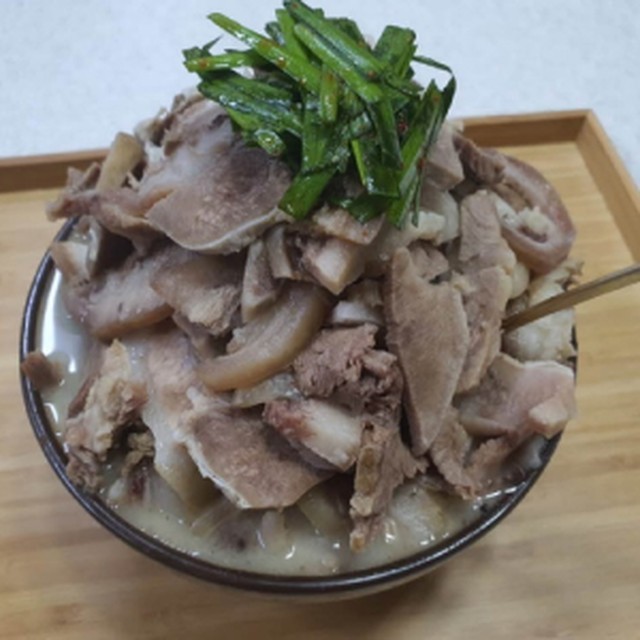 폭탄돼지 이미지