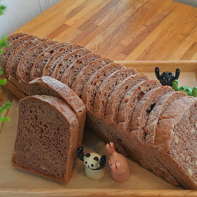 통밀빵 이미지