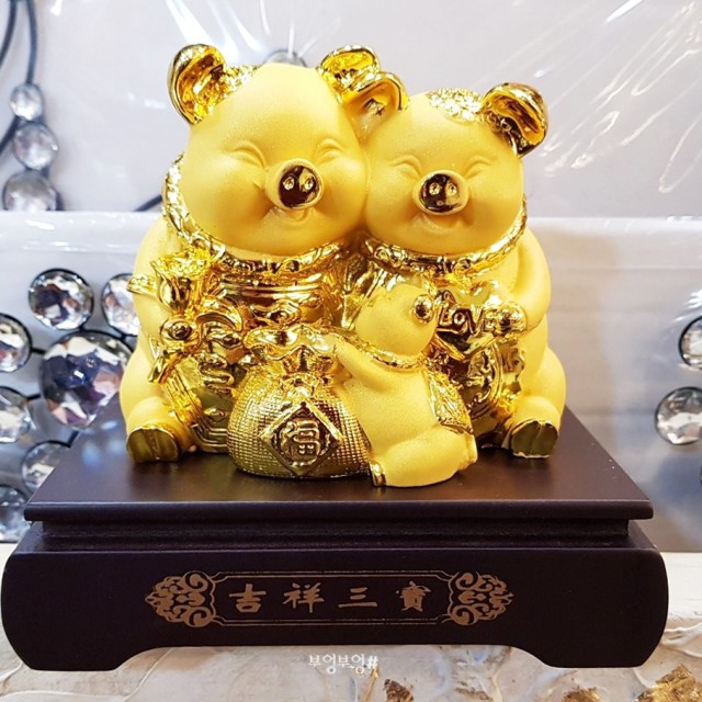 황금돼지 이미지